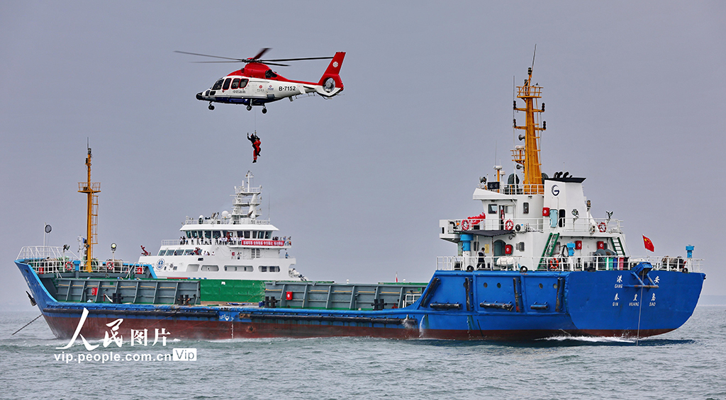 2025年河北海域“碧海亮劍”海上溢油和搜救應急綜合演習在秦皇島舉辦