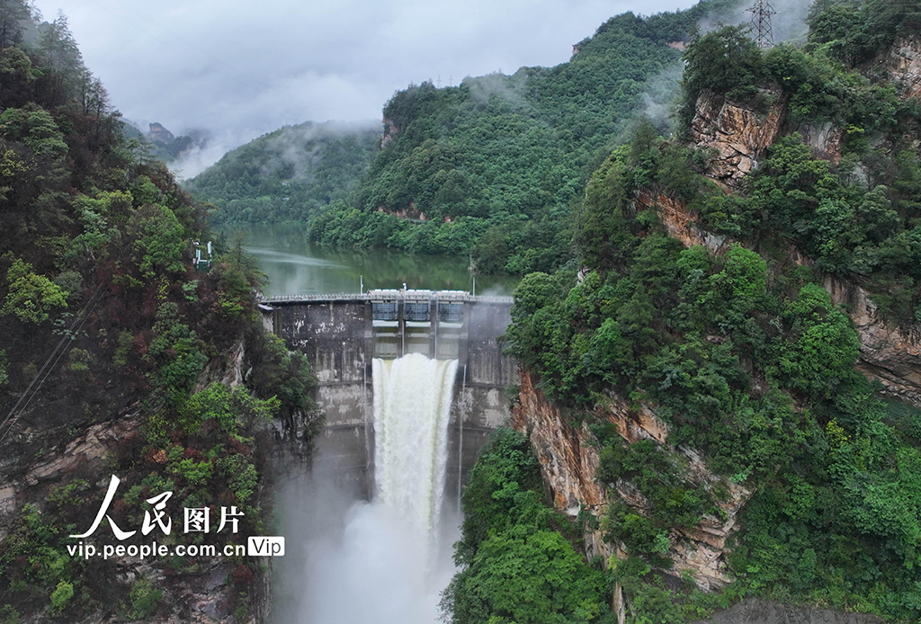湖南張家界:開閘泄流保安全【3】