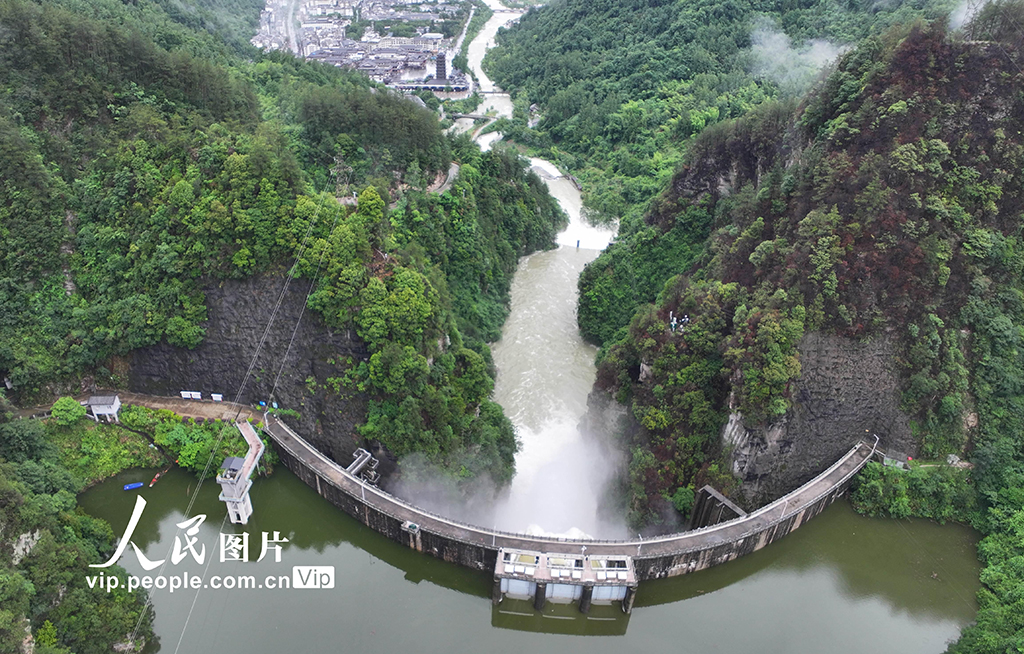湖南張家界:開閘泄流保安全【4】
