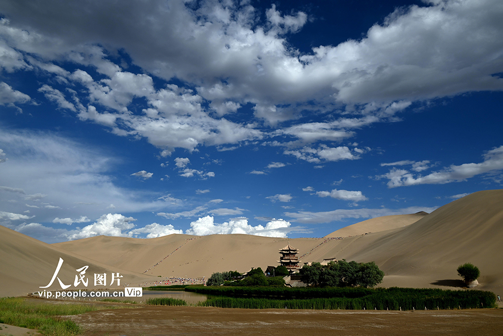 甘肅敦煌:大漠云景如畫迎客來【2】