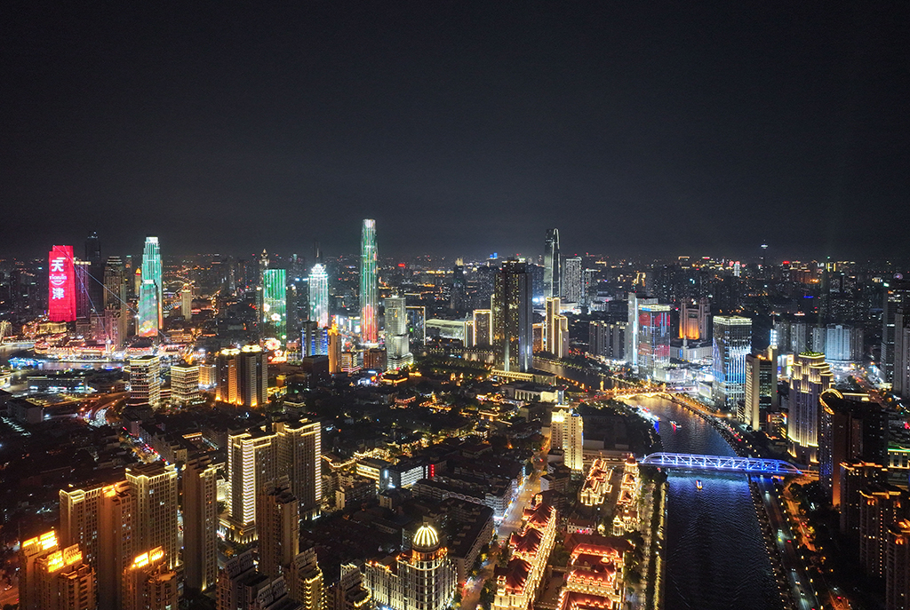 這是6月17日拍攝的天津中心城區夜色（無人機照片） 。