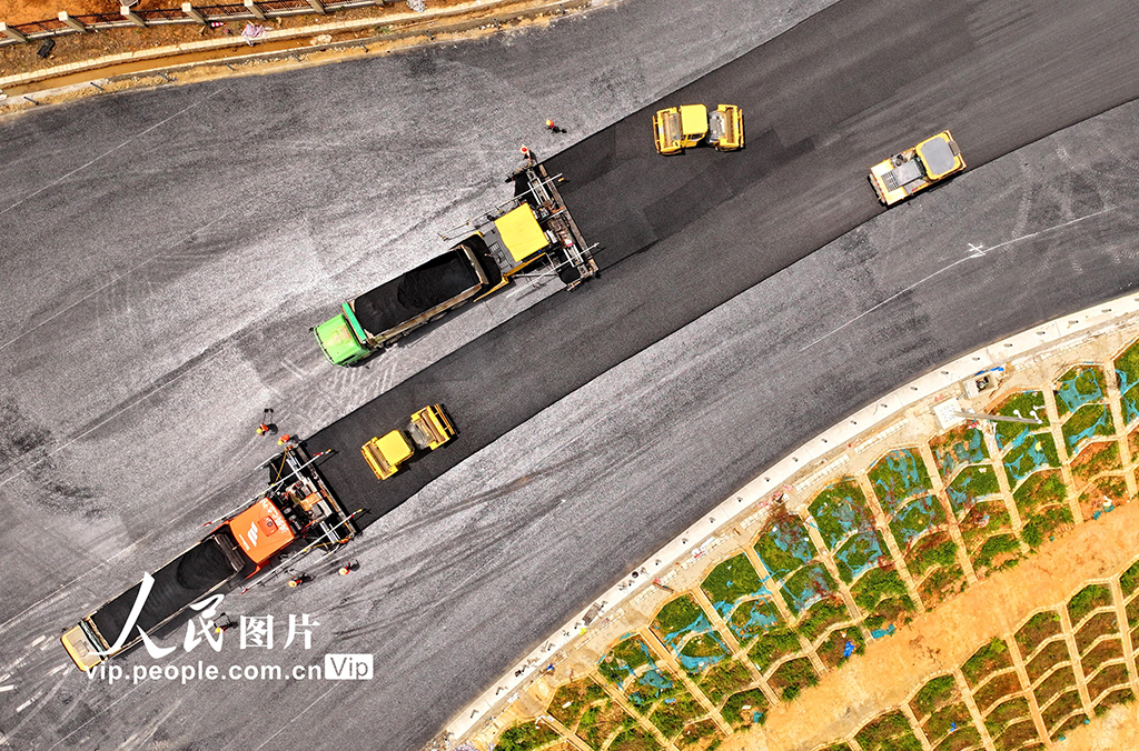 江西大余:建設高速公路 助力振興發展【3】