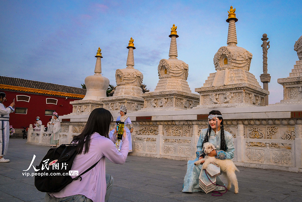 內蒙古呼和浩特:城市夜生活點燃“夜經濟”【5】