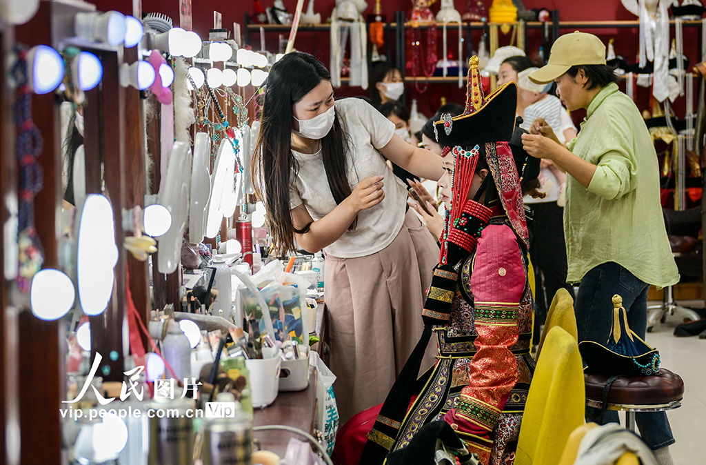 內蒙古呼和浩特:城市夜生活點燃“夜經濟”【7】