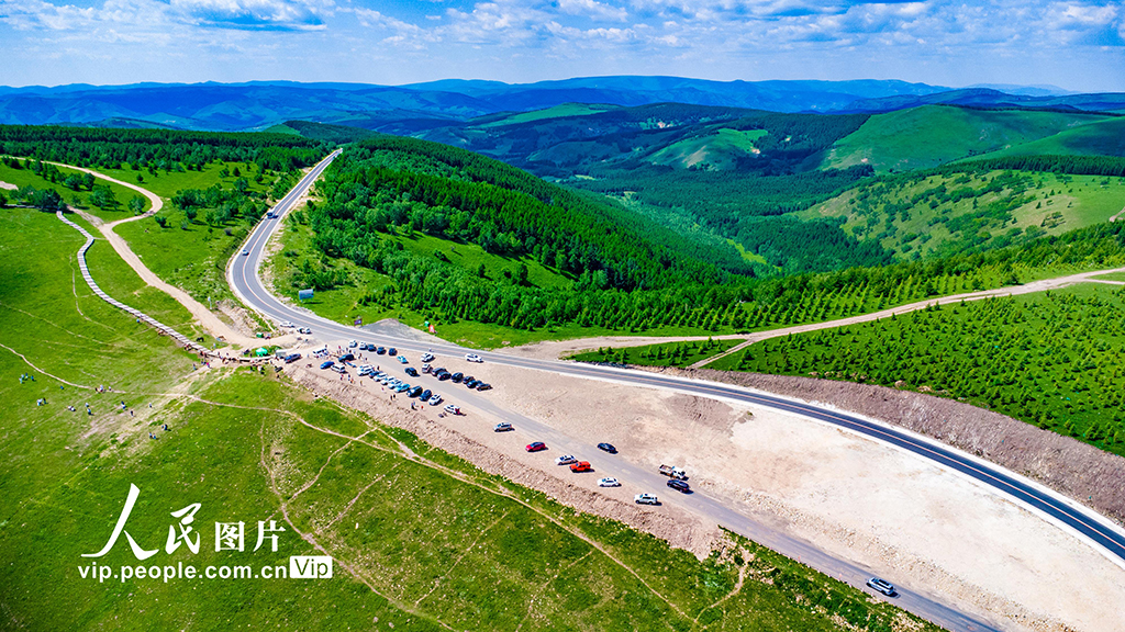 內蒙古赤峰：草原公路迎客來【5】