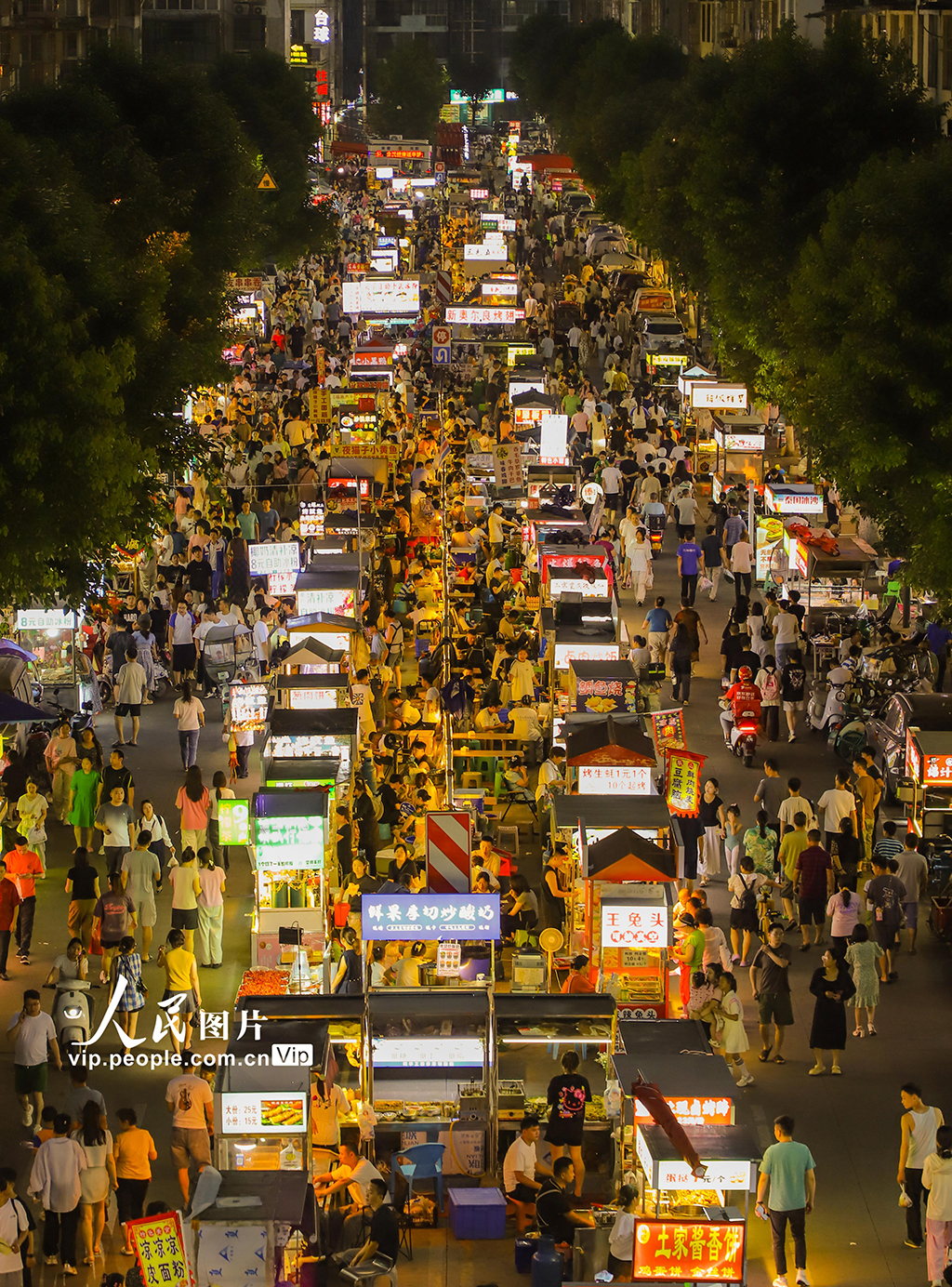 四川成都：夜市人氣旺【2】
