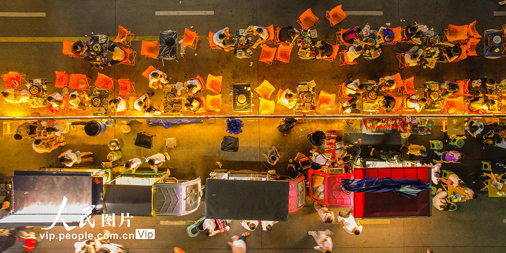 四川成都：夜市人氣旺【3】