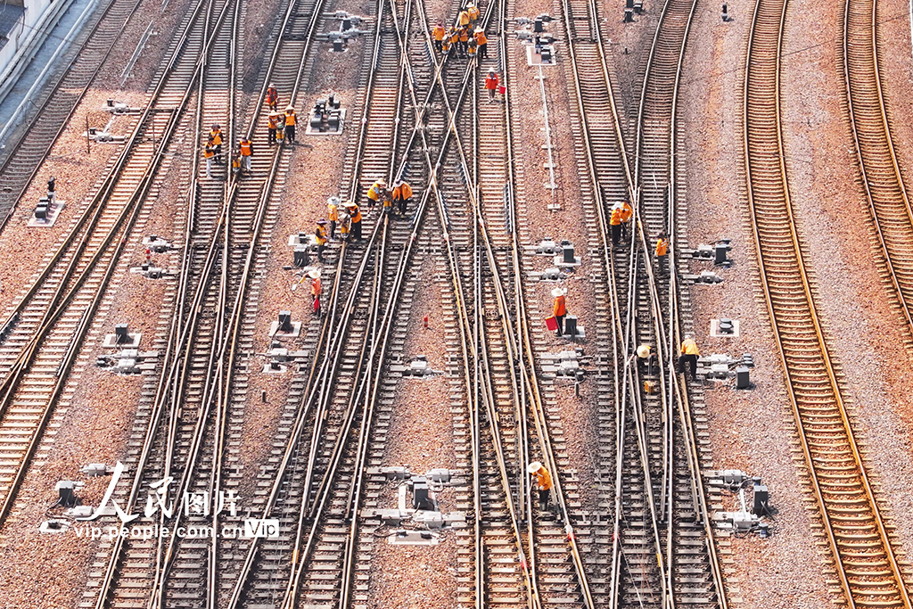 河南鄭州:迎暑運 檢修忙【4】