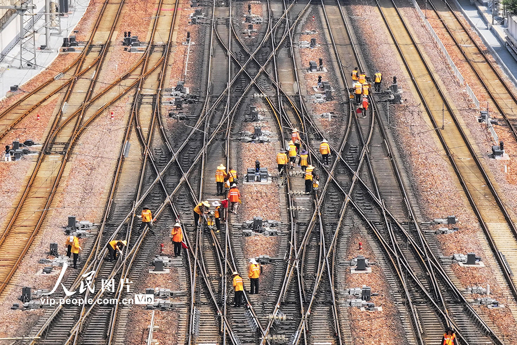 河南鄭州：迎暑運 檢修忙