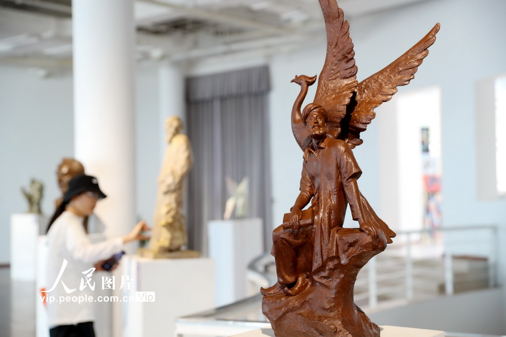 上合組織國家雕塑展在青島開幕【5】