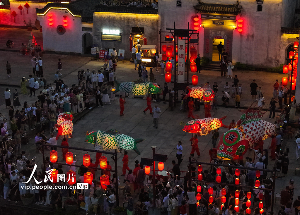 安徽黃山:夏夜游古村賞魚燈【4】