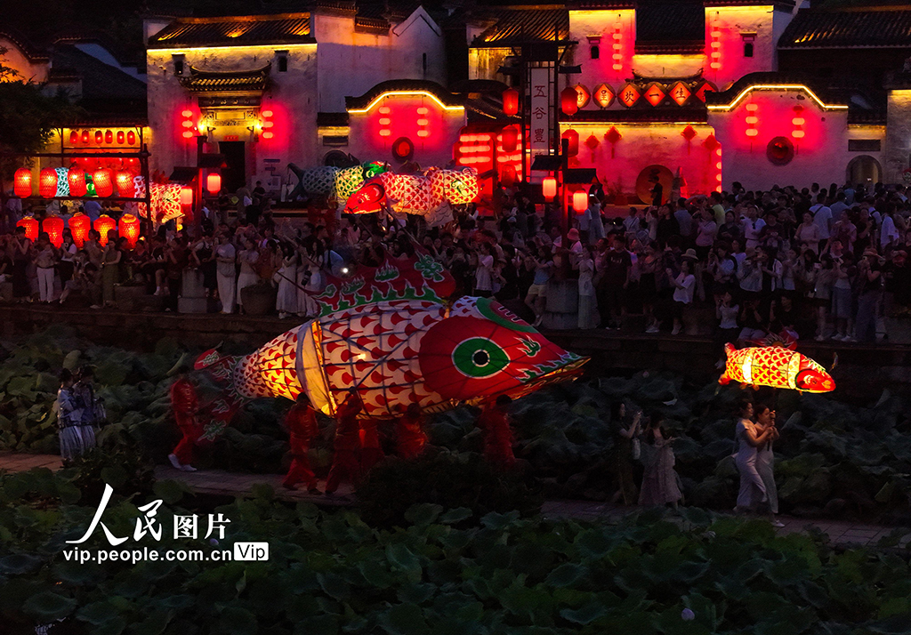 安徽黃山:夏夜游古村賞魚燈【5】