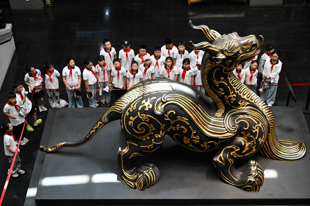 7月2日，學生在大云山漢王陵博物館參觀。