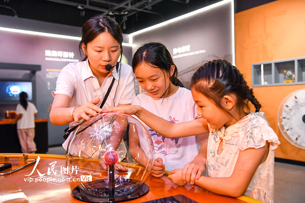 江西上高：探索科學奧秘 樂享快樂假期【3】