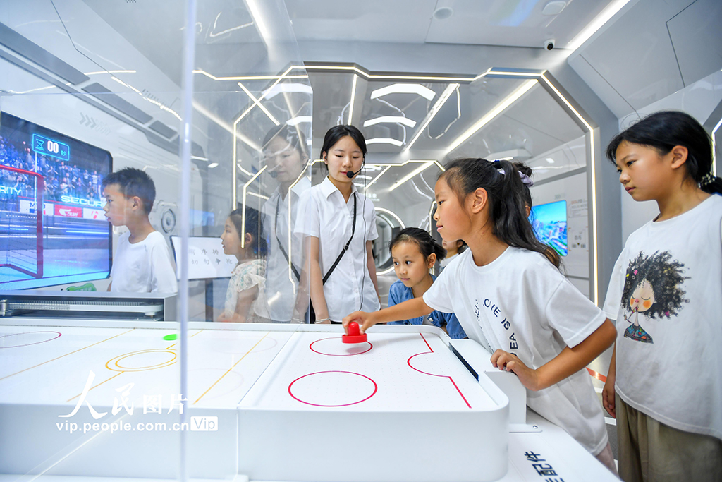 江西上高：探索科學奧秘 樂享快樂假期【4】