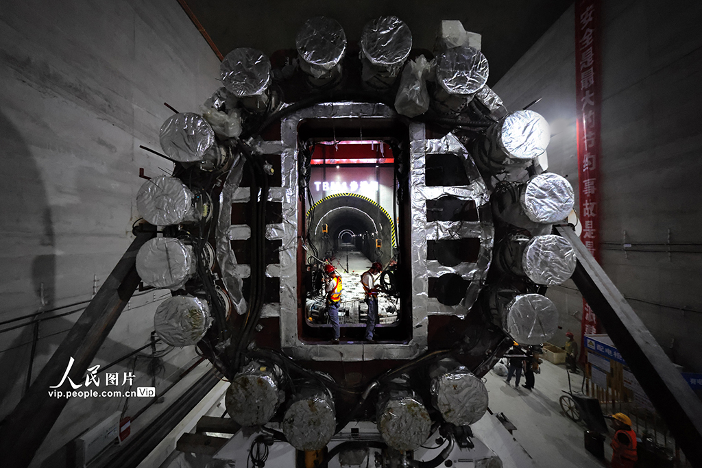 湖北宜昌:“江漢領航號”硬巖掘進機洞內組裝全面展開【3】