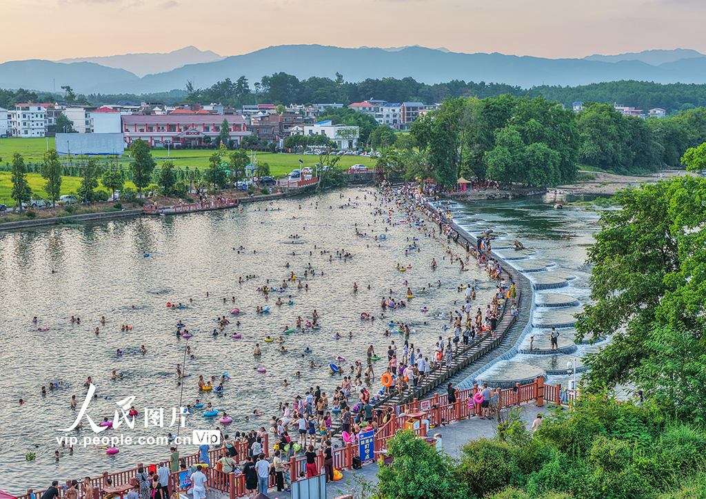 湖南道縣：戲水消暑【3】