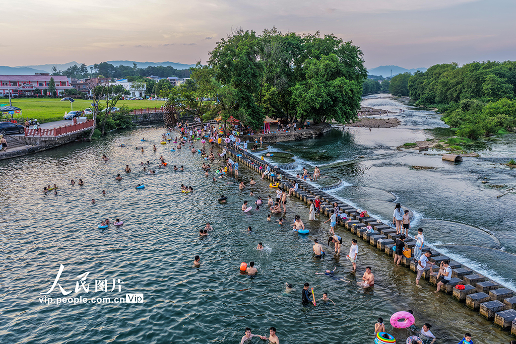 湖南道縣：戲水消暑【4】