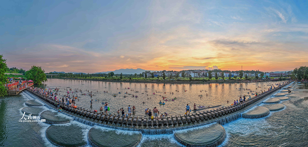 湖南道縣：戲水消暑【6】