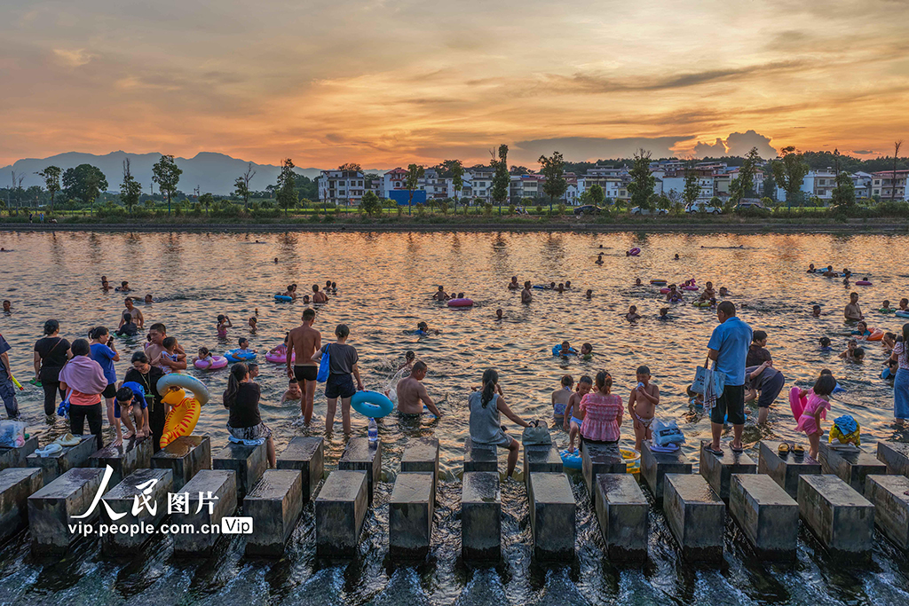 湖南道縣：戲水消暑【7】