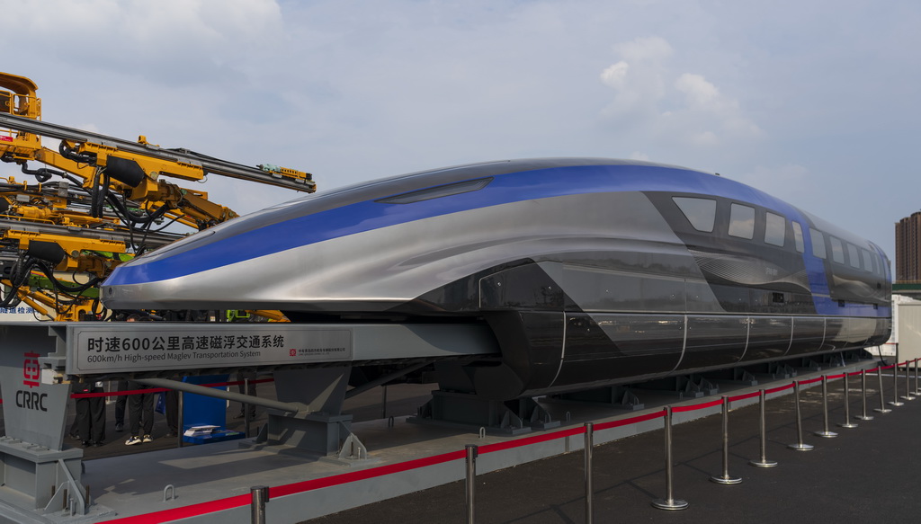 這是7月9日在國家鐵道試驗中心展區拍攝的時速600公里高速磁浮交通系統。新華社記者 才揚 攝