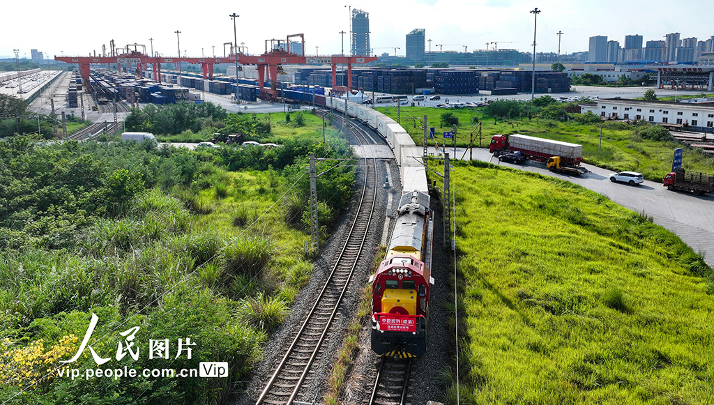 四川成都:中歐班列(成渝)南通道速達班列發車【3】