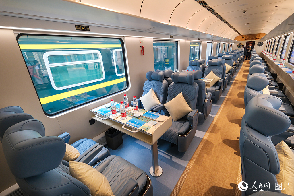 7月9日，京津冀首列“星光·燕趙號”觀光旅游列車開行。