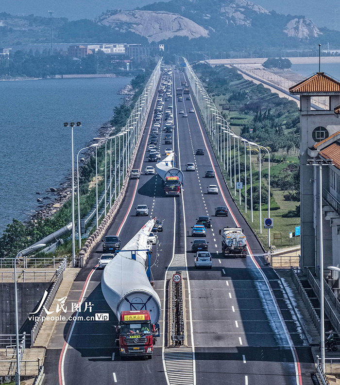 山東榮成:超大型風電葉片生產運輸忙【3】