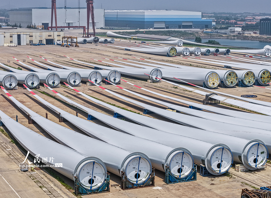 山東榮成:超大型風電葉片生產運輸忙【4】