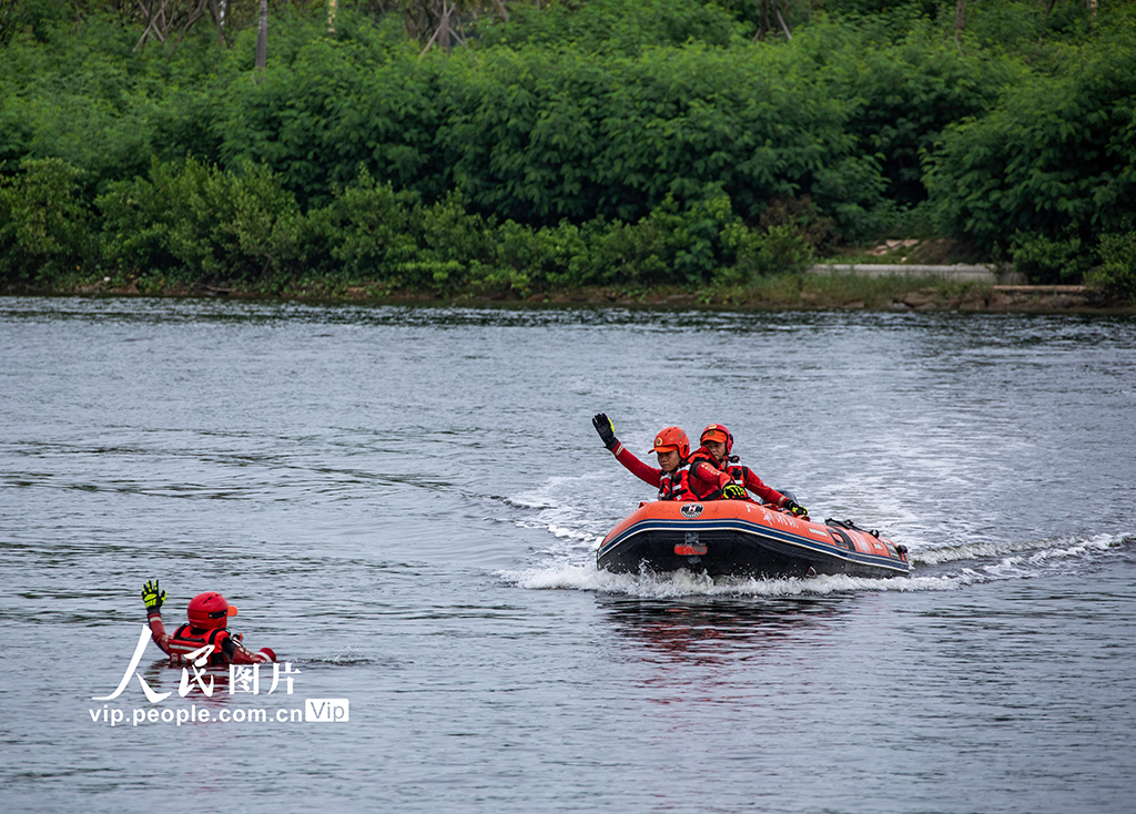 廣東茂名：水上救援演練 防汛應急保安全【3】