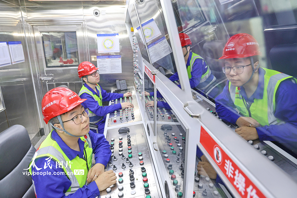 江蘇南通:海太長江隧道“江海號”盾構機掘進突破千米【4】