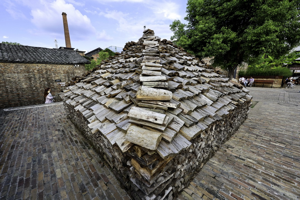 7月13日，游客在江西省景德鎮市陶陽里歷史文化街區游覽。