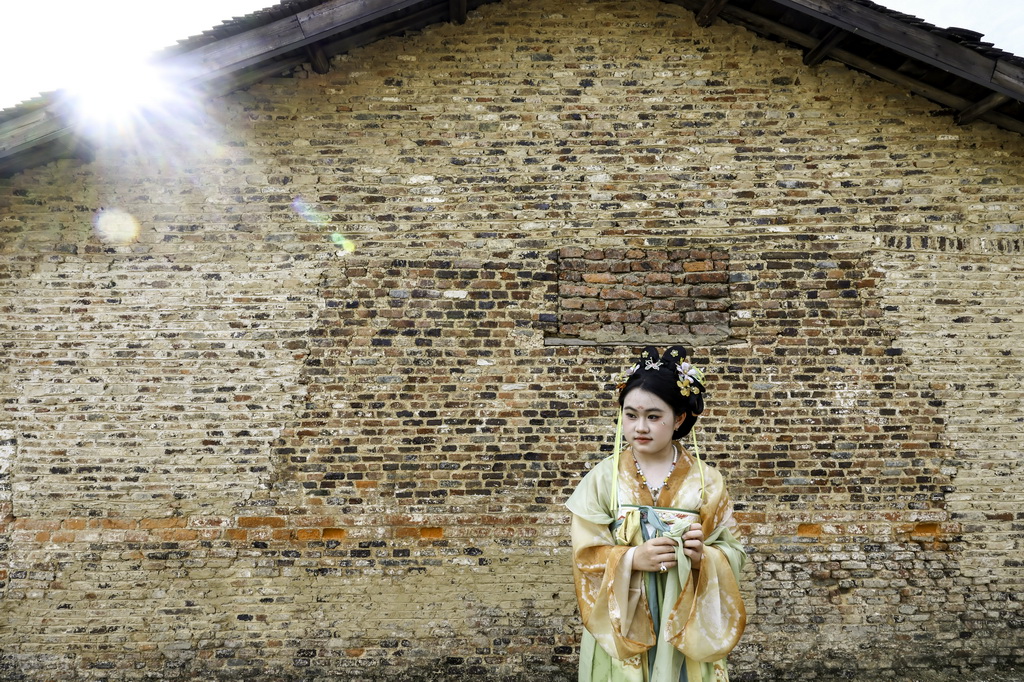 7月13日，游客在江西省景德鎮市陶陽里歷史文化街區游覽。