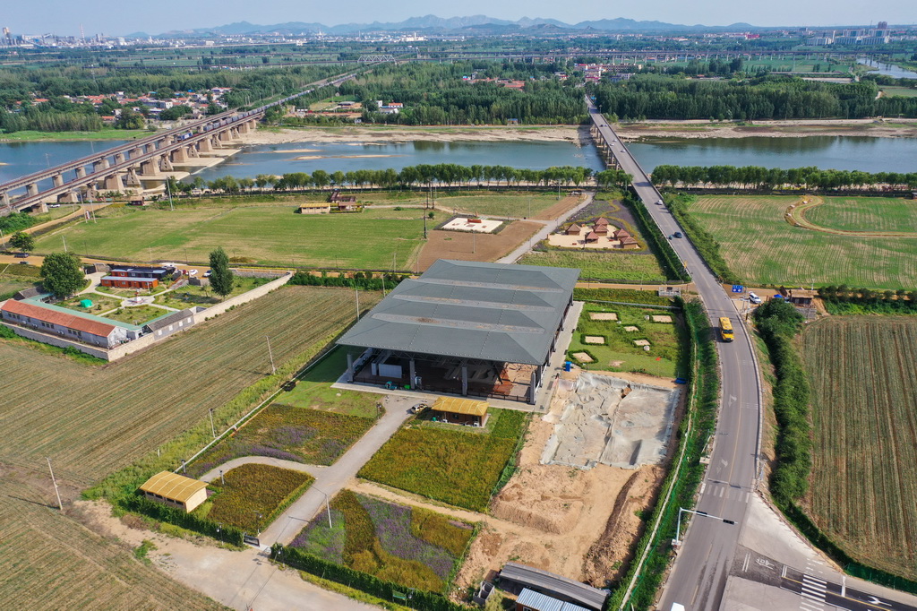 7月14日拍攝的大汶口國家考古遺址公園遺址發掘現場（無人機照片）。