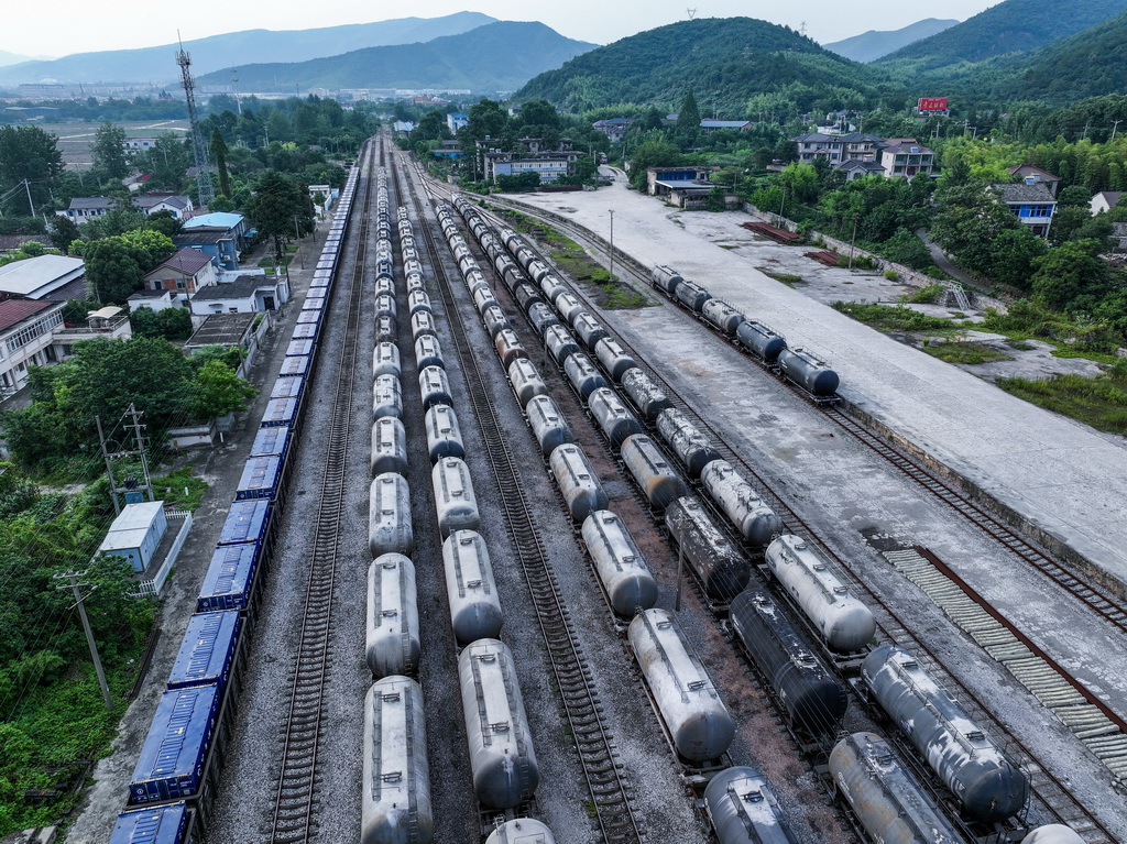 7月16日拍攝的長興縣煤山鎮老火車站（無人機照片）。新華社記者 徐昱 攝