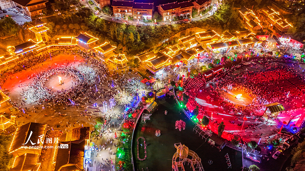 貴州晴?。簹g度火把節【3】