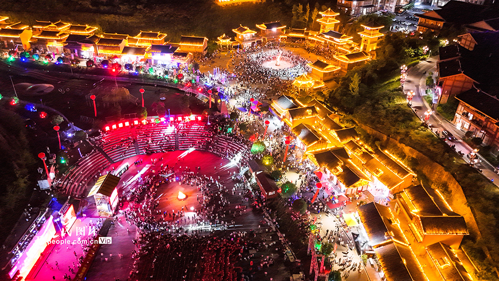 貴州晴?。簹g度火把節【4】