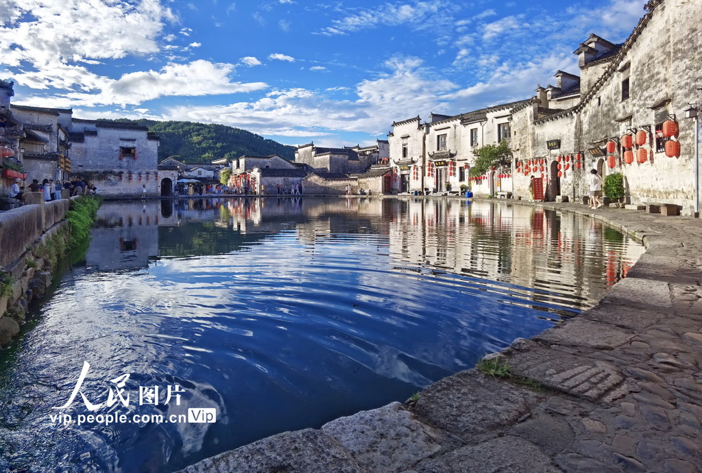 安徽黟縣：水墨宏村景色宜人