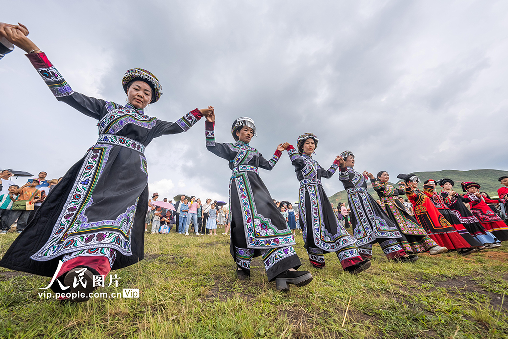 貴州畢節：彝族火把節浪漫啟幕