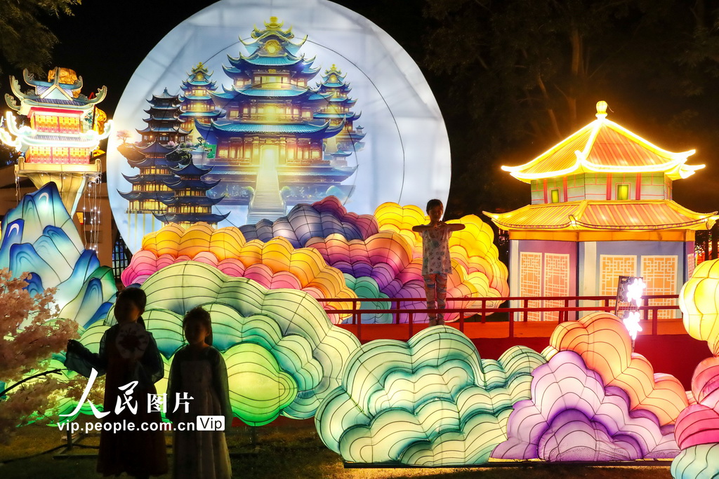 2025年“青島之夏”藝術燈會流光溢彩【2】