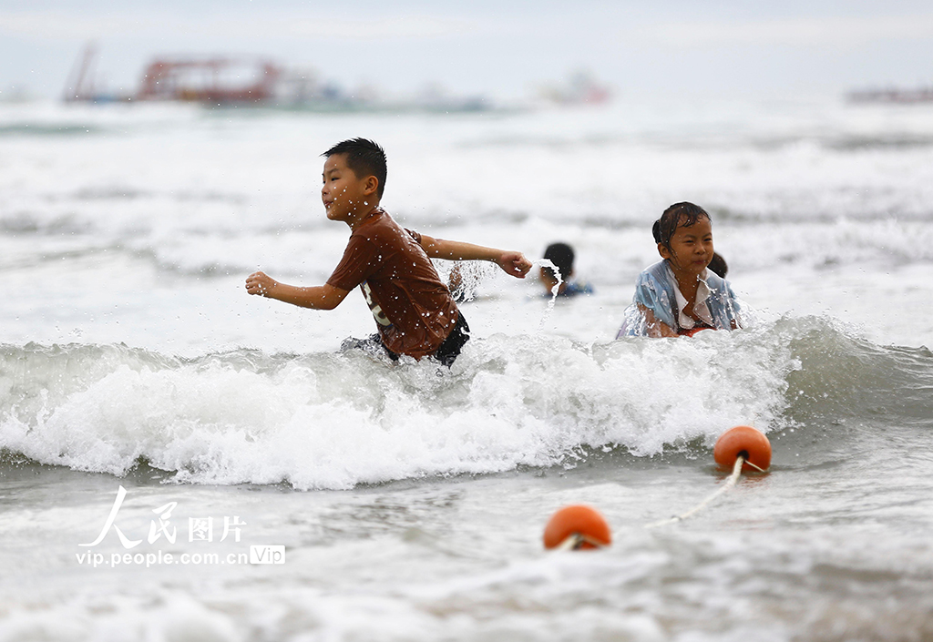 海南三亞:海邊戲水 樂享清涼【2】