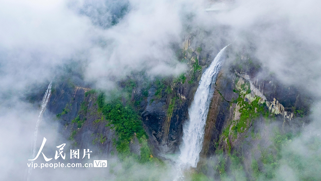 福建德化:岱仙瀑布氣勢磅礴【3】
