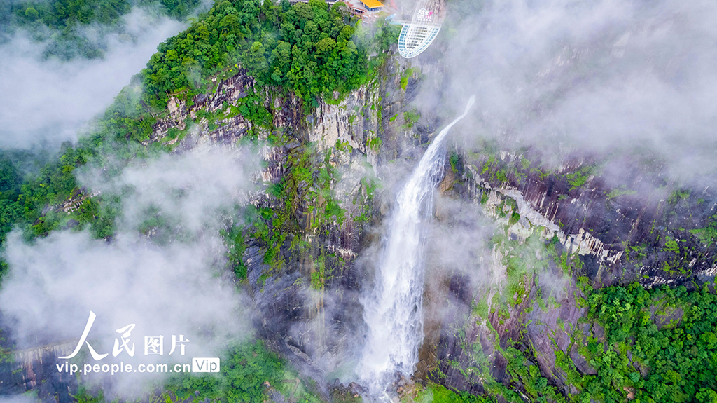 福建德化:岱仙瀑布氣勢磅礴【5】