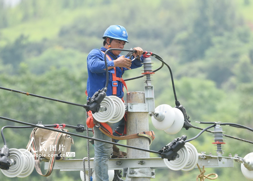 湖南嘉禾:戰高溫 保供電【2】
