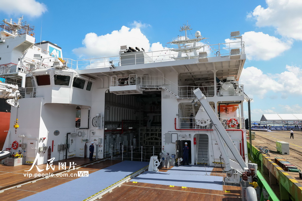 國內首艘深遠海綠色智能技術試驗船“未來”號完成命名交付 【3】