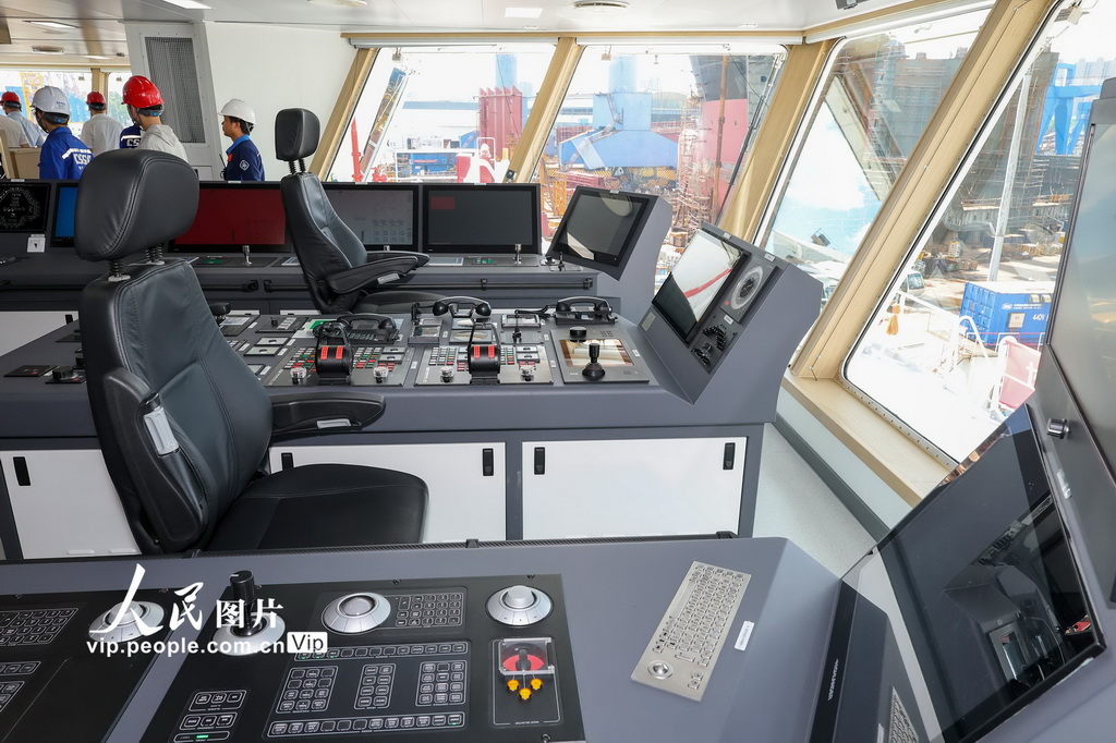 國內首艘深遠海綠色智能技術試驗船“未來”號完成命名交付 【7】