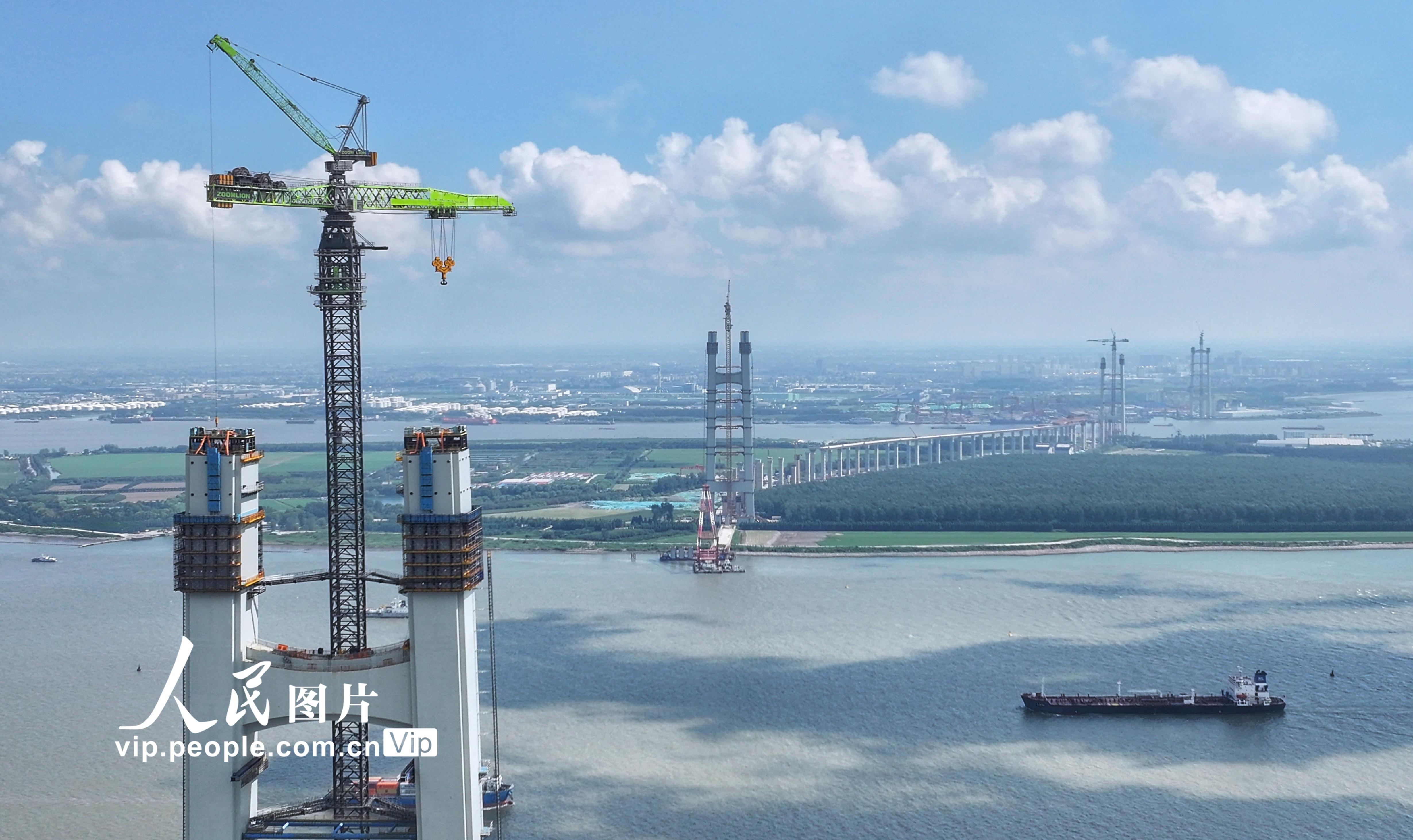 江蘇張家港：張靖皋長江大橋建設正酣