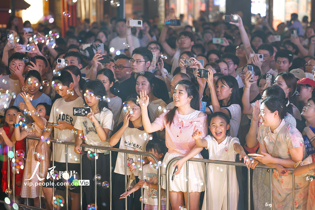 湖北襄陽:古城“夜經濟”紅火【5】
