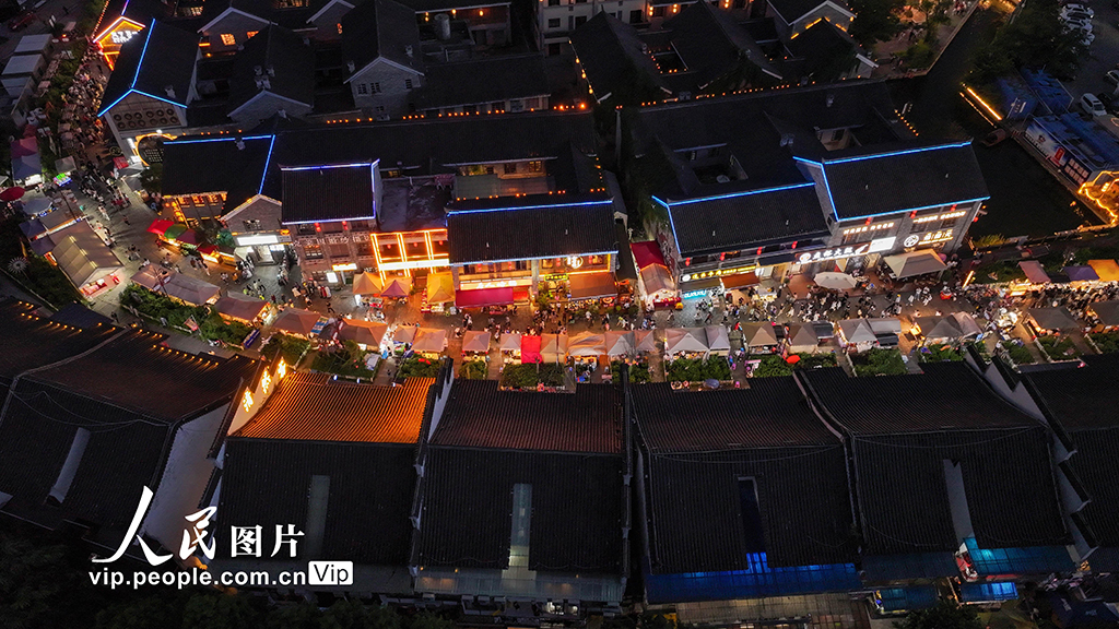 貴州六盤水古鎮人氣旺