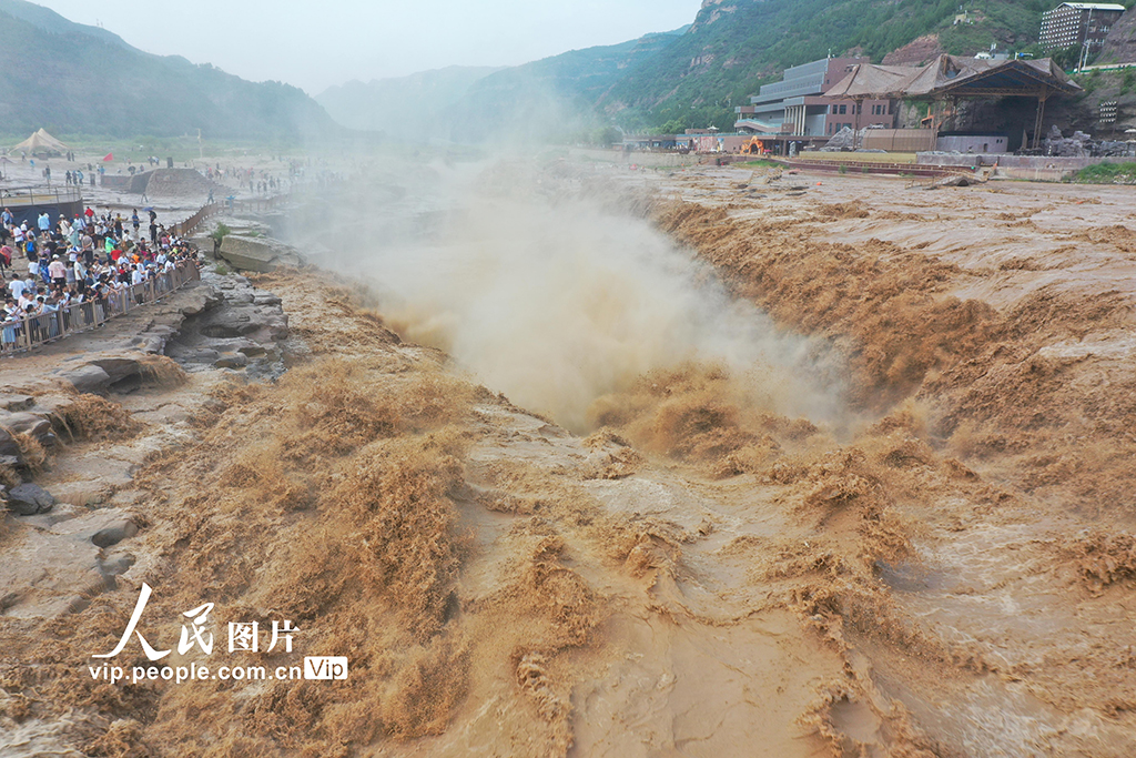 山西吉縣:黃河壺口瀑布水量大增【5】